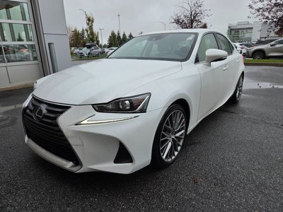 Lexus IS 300 2019 AWD - CAMERA DE RECUL - TOIT OUVRANT - CUIR