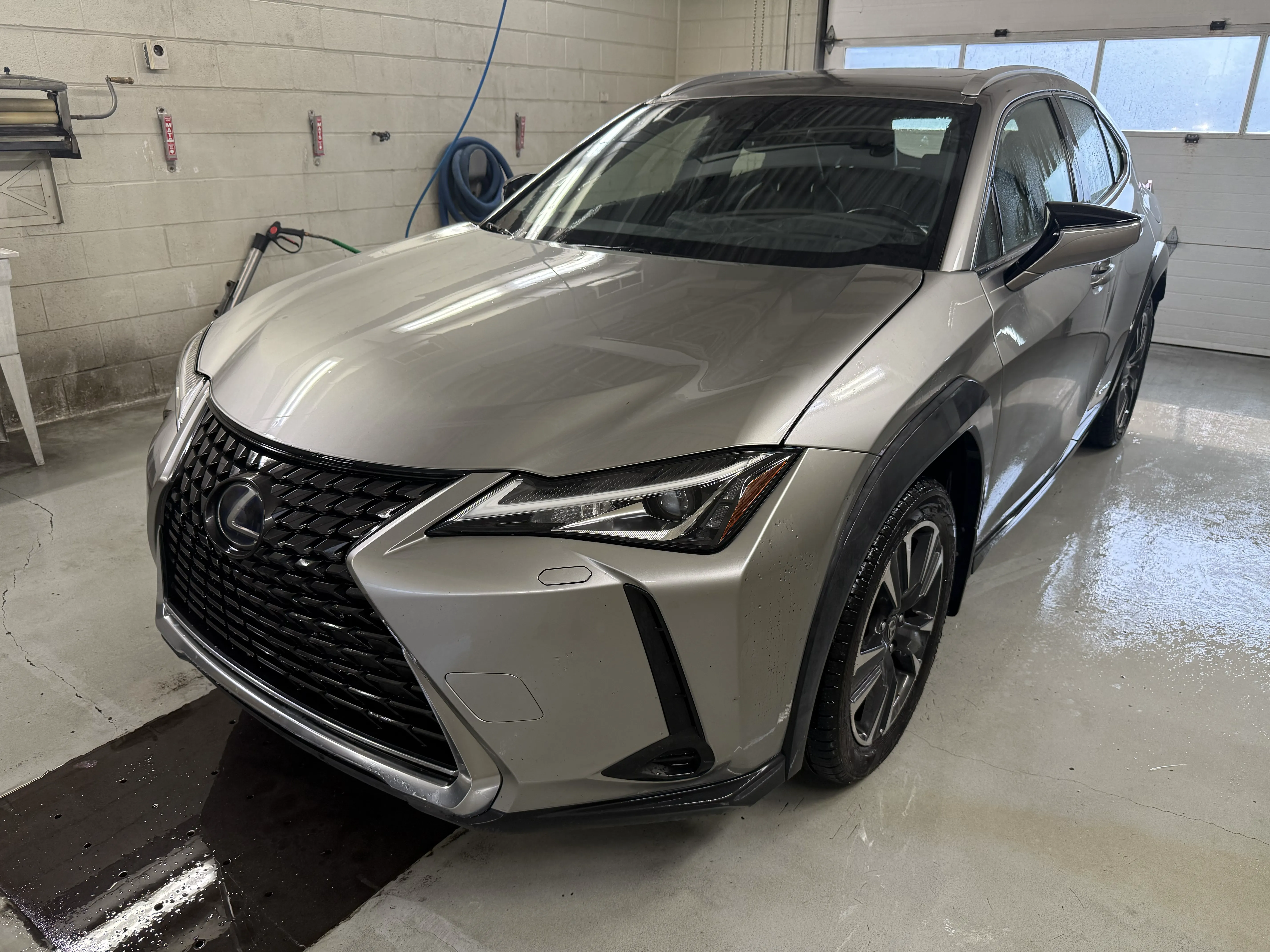 Lexus UX 250H PREMIUM 2020 HYBRIDE - AWD - TOIT OUVRANT - SIEGES VENTILES