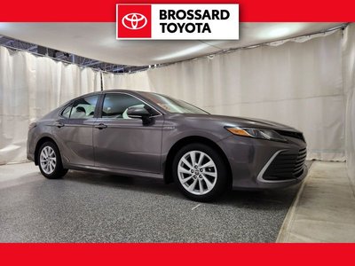 Toyota Camry Hybrid LE 2021