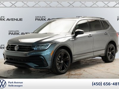 Volkswagen Tiguan Comfortline R-Line Black 2023 Jantes 20 pouces | Toit panoramique | Carplay | Camera | Sièges chauffants