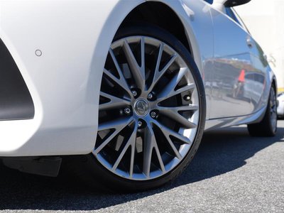 Lexus IS  2019 à Vancouver, Colombie-Britannique