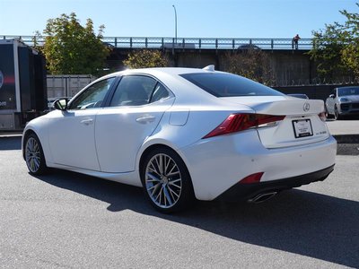 Lexus IS  2019 à Vancouver, Colombie-Britannique