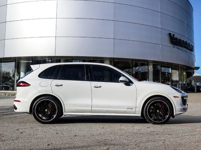 2016 Porsche Cayenne in Vancouver, British Columbia