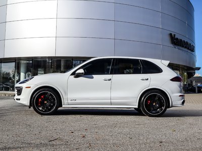 2016 Porsche Cayenne in Vancouver, British Columbia