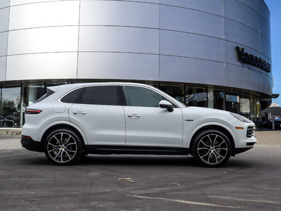 Porsche Cayenne  2022 à Vancouver, Colombie-Britannique