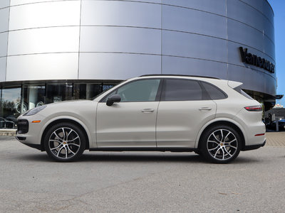 2022 Porsche Cayenne in Vancouver, British Columbia