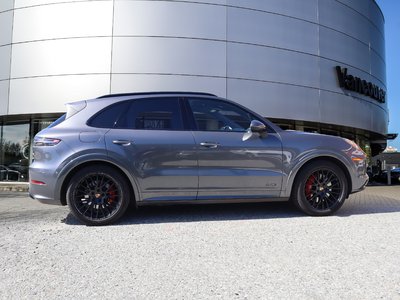 Porsche Cayenne  2022 à Vancouver, Colombie-Britannique