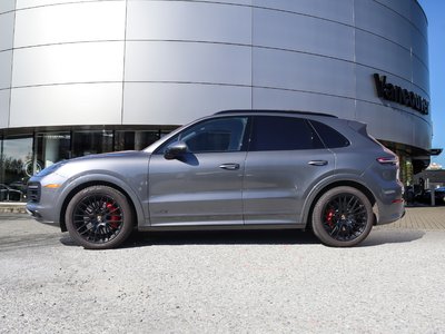 Porsche Cayenne  2022 à Vancouver, Colombie-Britannique