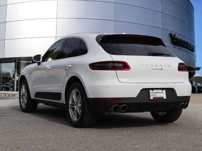 Porsche Macan  2015 à Vancouver, Colombie-Britannique