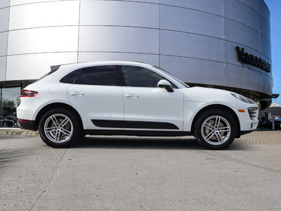 Porsche Macan  2015 à Vancouver, Colombie-Britannique