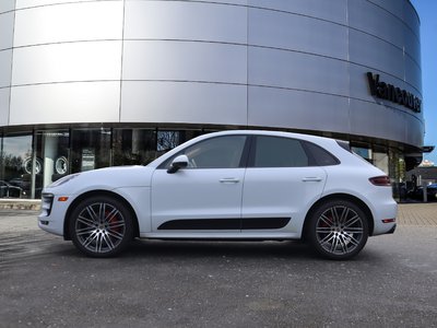 Porsche Macan  2017 à Vancouver, Colombie-Britannique