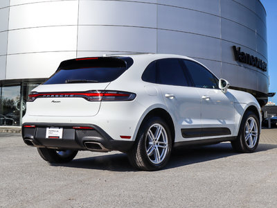 Porsche Macan  2022 à Vancouver, Colombie-Britannique