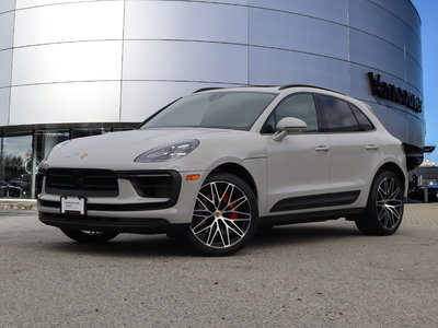 Porsche Macan  2022 à Vancouver, Colombie-Britannique
