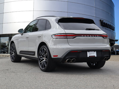 Porsche Macan  2022 à Vancouver, Colombie-Britannique