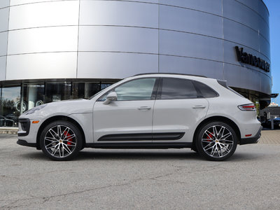 Porsche Macan  2022 à Vancouver, Colombie-Britannique