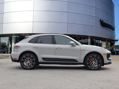 Porsche Macan  2022 à Vancouver, Colombie-Britannique