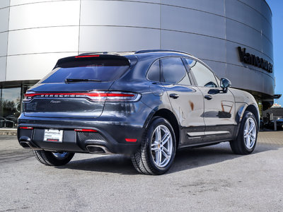 Porsche Macan  2023 à Vancouver, Colombie-Britannique