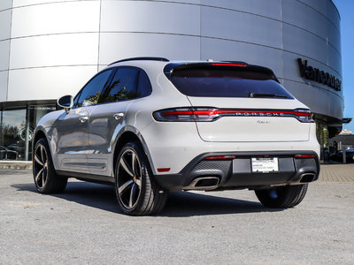 Porsche Macan  2023 à Vancouver, Colombie-Britannique