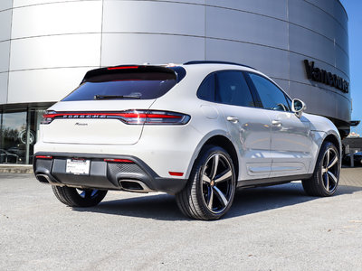 Porsche Macan  2023 à Vancouver, Colombie-Britannique