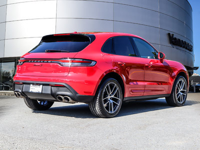 Porsche Macan  2023 à Vancouver, Colombie-Britannique