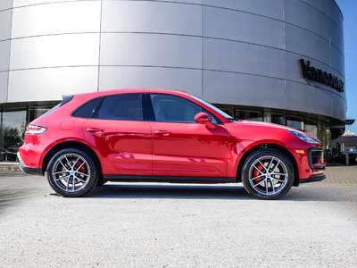 Porsche Macan  2023 à Vancouver, Colombie-Britannique
