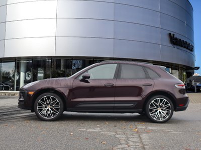 Porsche Macan  2023 à Vancouver, Colombie-Britannique