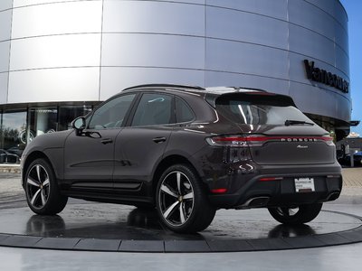Porsche Macan  2023 à Vancouver, Colombie-Britannique