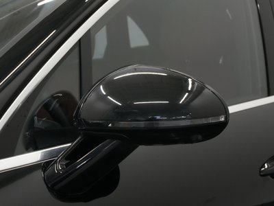 Porsche Macan  2023 à Vancouver, Colombie-Britannique
