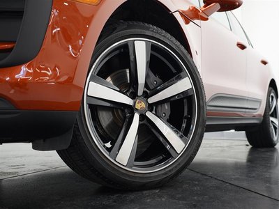 2023 Porsche Macan in Vancouver, British Columbia