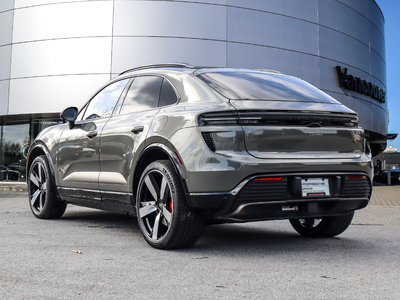 Porsche Macan  2024 à Vancouver, Colombie-Britannique