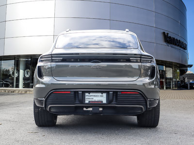 Porsche Macan  2024 à Vancouver, Colombie-Britannique