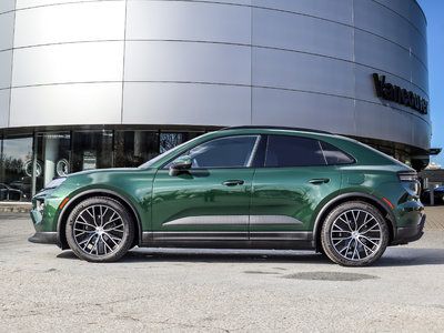 2024 Porsche Macan in North Vancouver, British Columbia