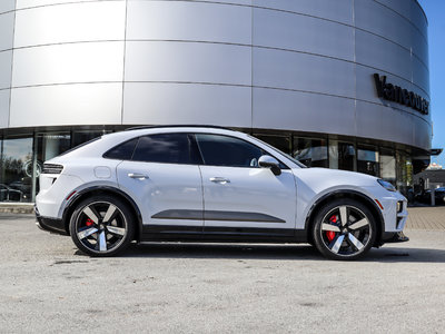 Porsche Macan  2024 à Vancouver, Colombie-Britannique