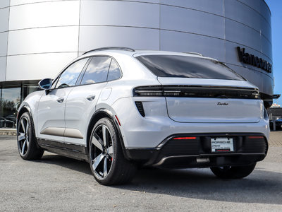 Porsche Macan  2024 à Vancouver, Colombie-Britannique