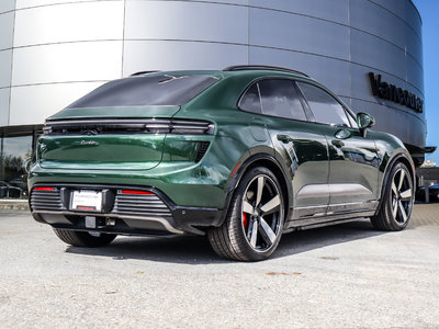 Porsche Macan  2024 à Vancouver, Colombie-Britannique