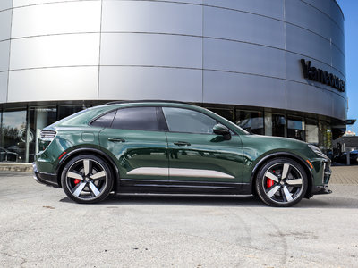 Porsche Macan  2024 à Vancouver, Colombie-Britannique