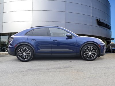 2024 Porsche Macan in Vancouver, British Columbia