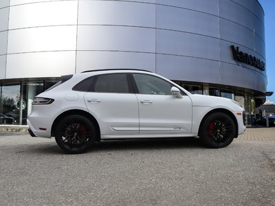 Porsche Macan  2024 à Vancouver, Colombie-Britannique
