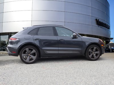 Porsche Macan  2024 à Vancouver, Colombie-Britannique