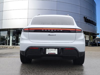 Porsche Macan  2025 à Vancouver, Colombie-Britannique