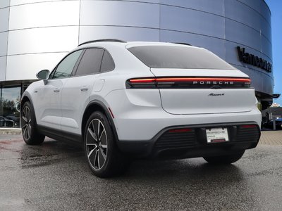 Porsche Macan  2025 à Vancouver, Colombie-Britannique