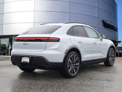 Porsche Macan  2025 à Vancouver, Colombie-Britannique