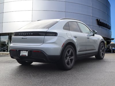Porsche Macan  2025 à Vancouver, Colombie-Britannique