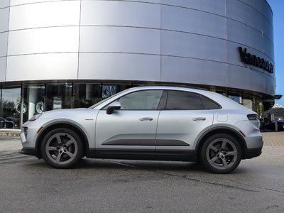 Porsche Macan  2025 à Vancouver, Colombie-Britannique