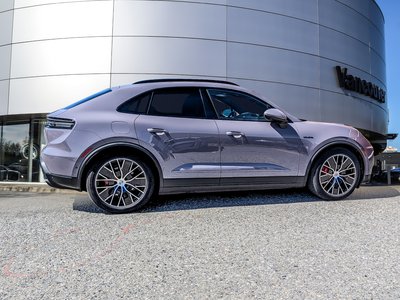2025 Porsche Macan in Vancouver, British Columbia