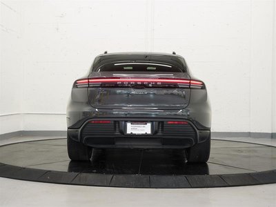2025 Porsche Macan in Vancouver, British Columbia