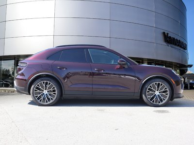 Porsche Macan  2025 à Vancouver, Colombie-Britannique