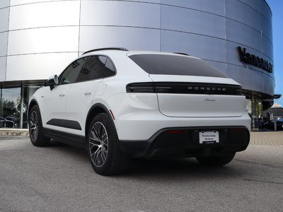 Porsche Macan  2025 à Vancouver, Colombie-Britannique
