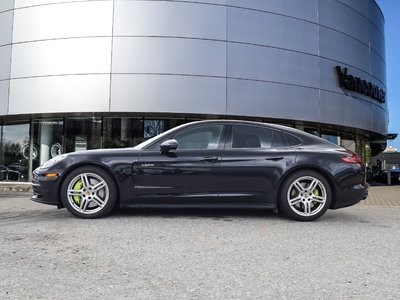 Porsche Panamera  2018 à Vancouver, Colombie-Britannique
