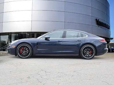 Porsche Panamera  2022 à Vancouver, Colombie-Britannique
